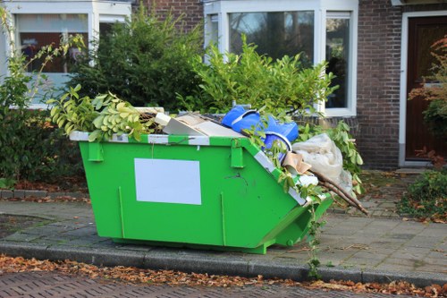 Cubic-yard rubbish removal estimate for a flat clearance